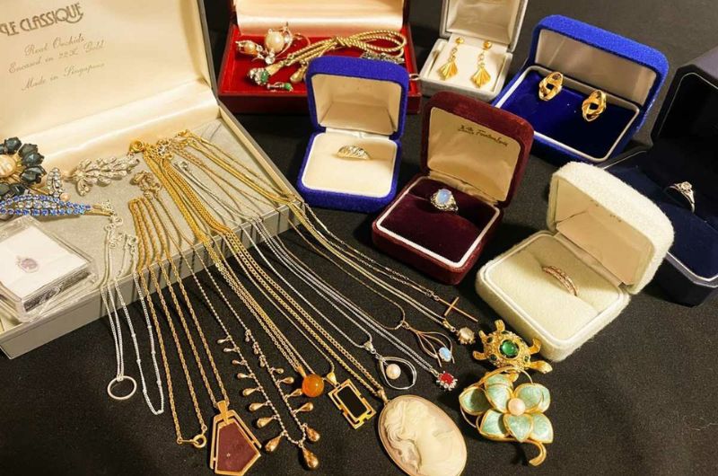 Trang-suc-si-nhat-co-tot-khong