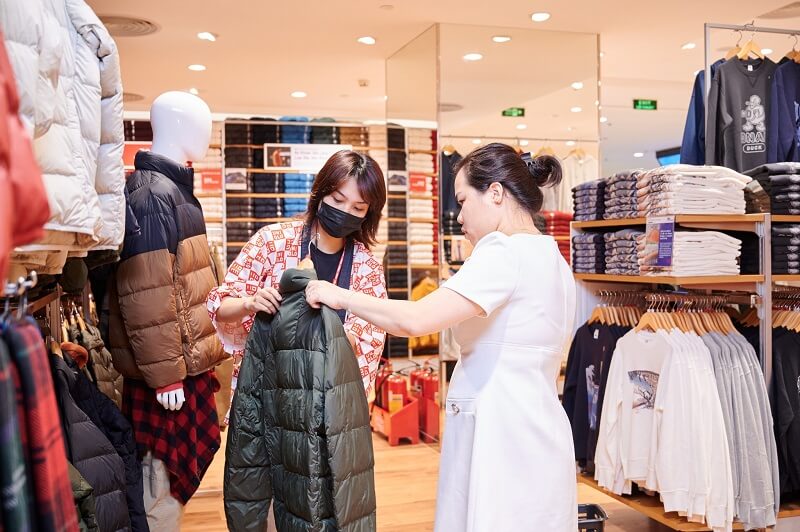 cach-mua-hang-uniqlo-online