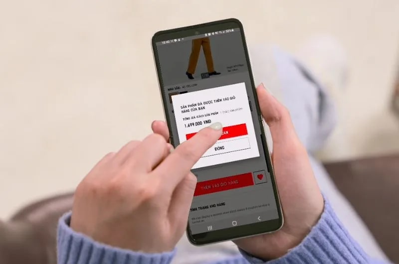 cach-mua-hang-uniqlo-online